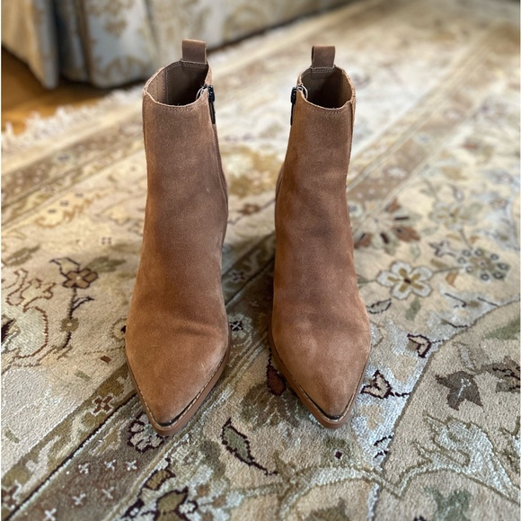 Marc Fisher Women’s Ulora Bootie Western Ankle Tan Suede Size 9.5 - Picture 7 of 13
